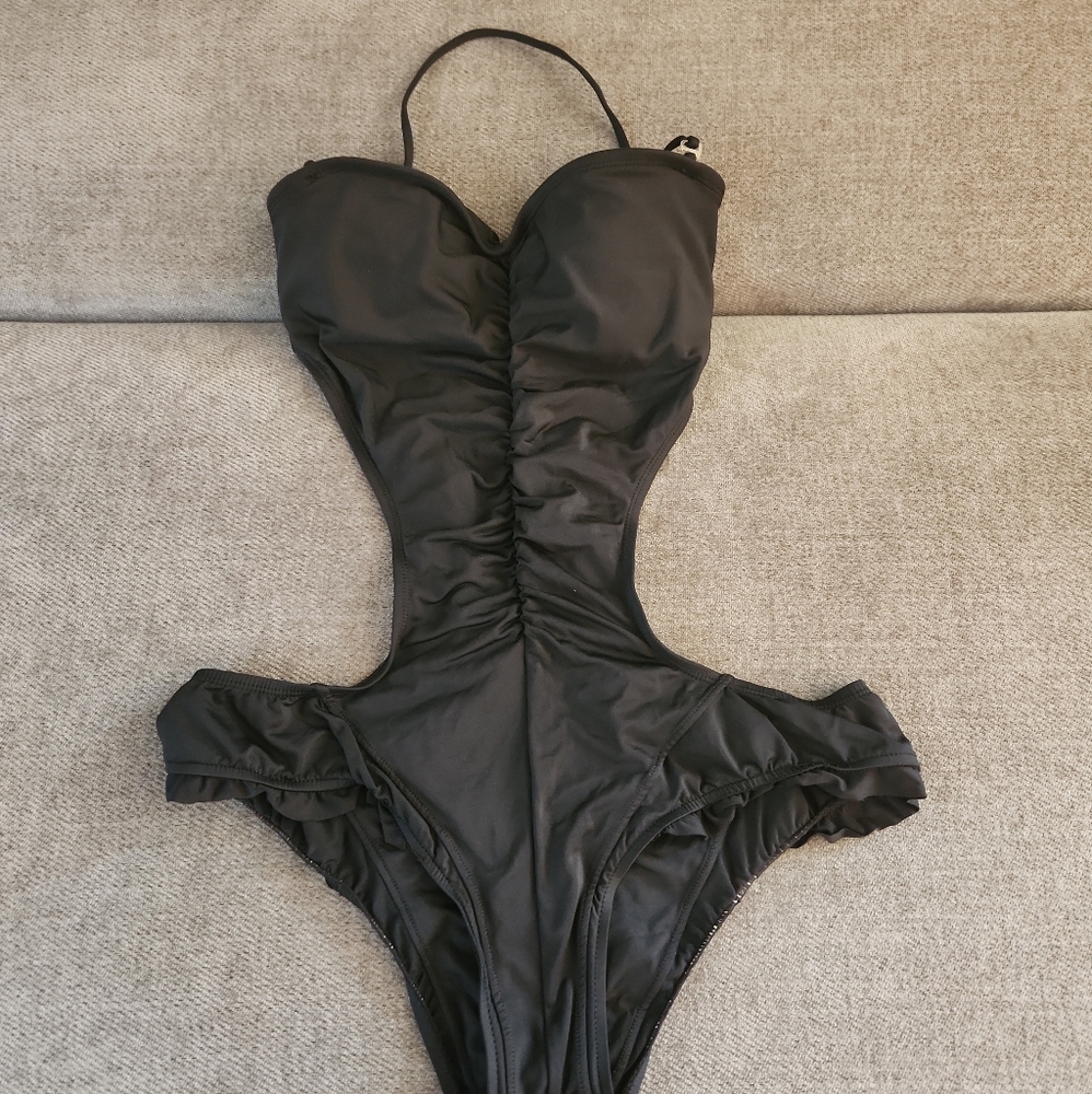 Bathing suit